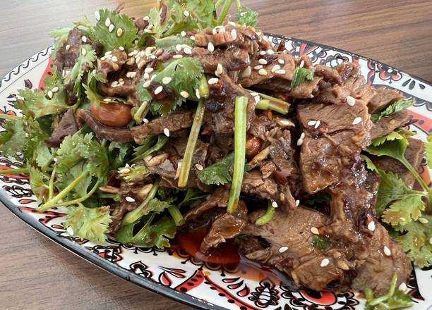 Beef shank sliced with coriander香菜牛腱